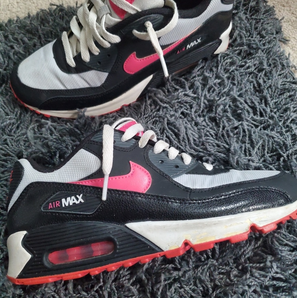 NIKE AIR MAX 90 KIDS SIZE